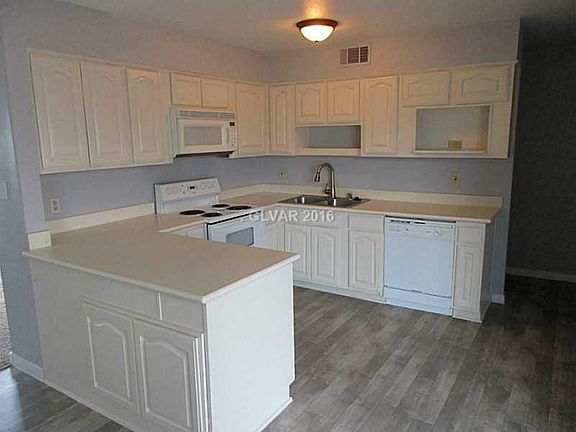 4th image of 804 Slayton Dr