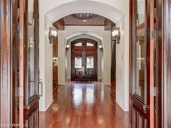 5th image of 607 River Oak Cir