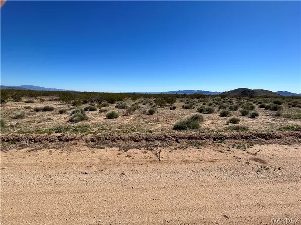 339-46 W Mesa Verde Dr #2, Golden Valley, AZ 86413
