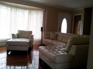 1102 Manchester Ave, Westchester, IL 60154