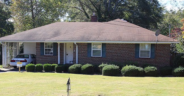 1st image of 805 Betty St