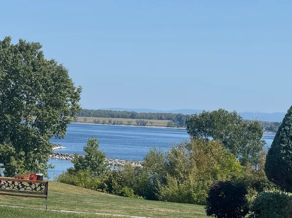 4 Moreau Way, Plattsburgh, NY 12903