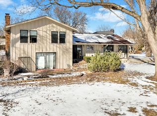 1489 Pebblestone Cv, Wheaton, IL 60189