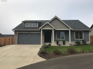 535 N 8th Pl, Carlton, OR