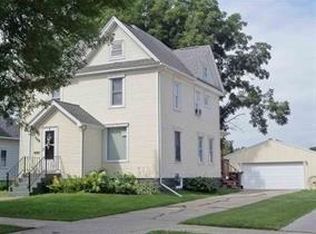 508 Grove St, Beaver Dam, WI 53916