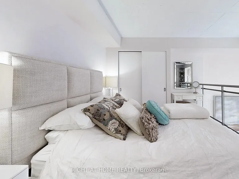 255 Richmond St E #401 — Photo 19