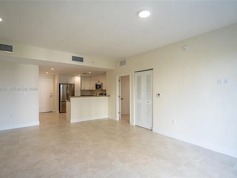 1091 Galiano St #404 — Photo 7