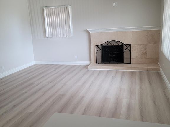 3rd image of 12081 Blackmer St