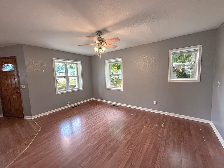 209 Wilkerson Ave — Photo 12