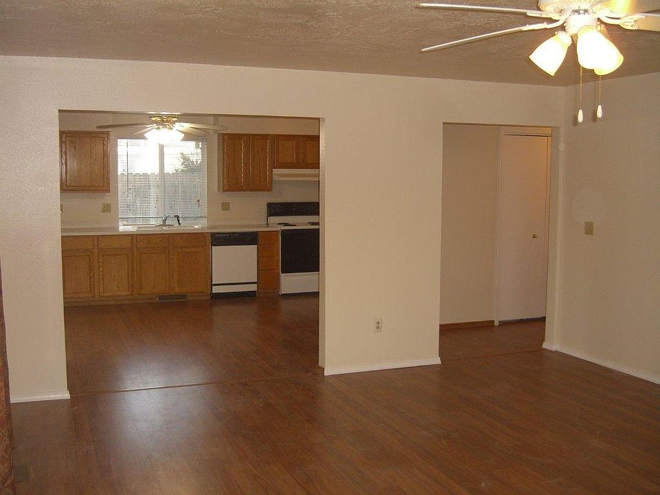 Entry into Livingroom