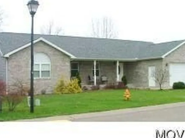 202 Dover Dr, Mineral Wells, WV 26150