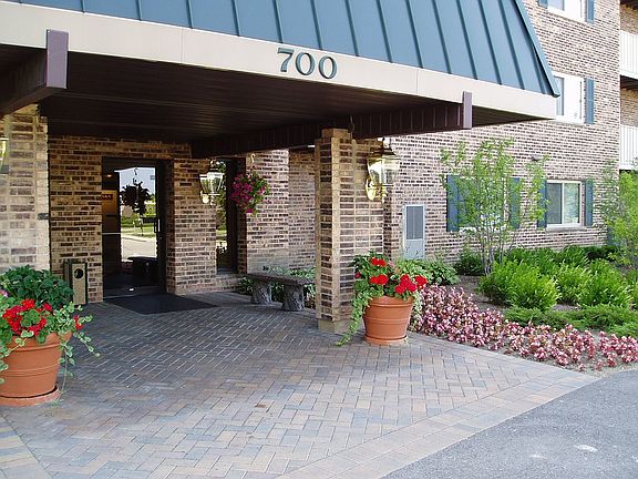 3rd image of 700 Perrie Dr APT 409