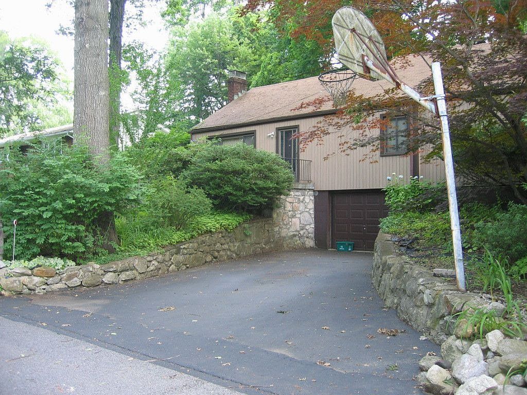 3240 Lakeshore Dr, Mohegan Lake, NY 10547 Zillow