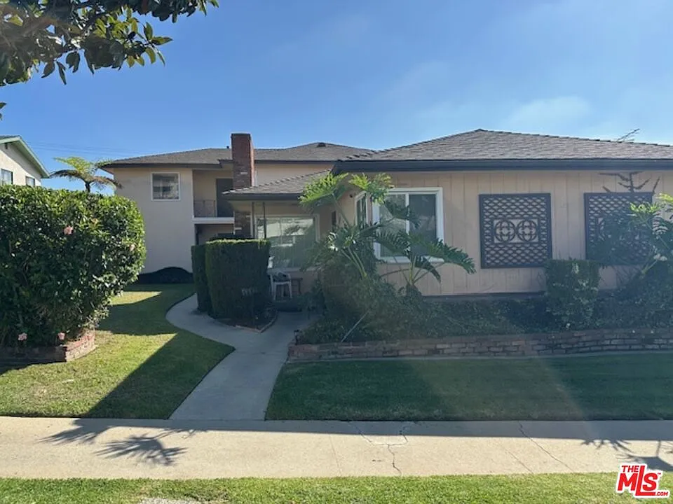 2 bed, 1.5 bath, 1272 sqft, $3,100 — Photo 3