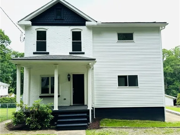 2216 2nd St, Connellsville, PA 15425