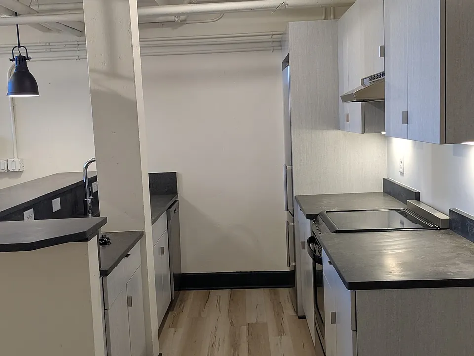 210 East St #103
