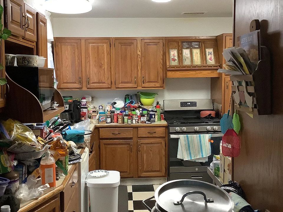 2nd image of 712 Harding St