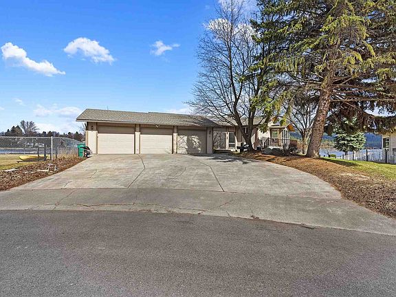 2nd image of 519 S Shoreline Dr