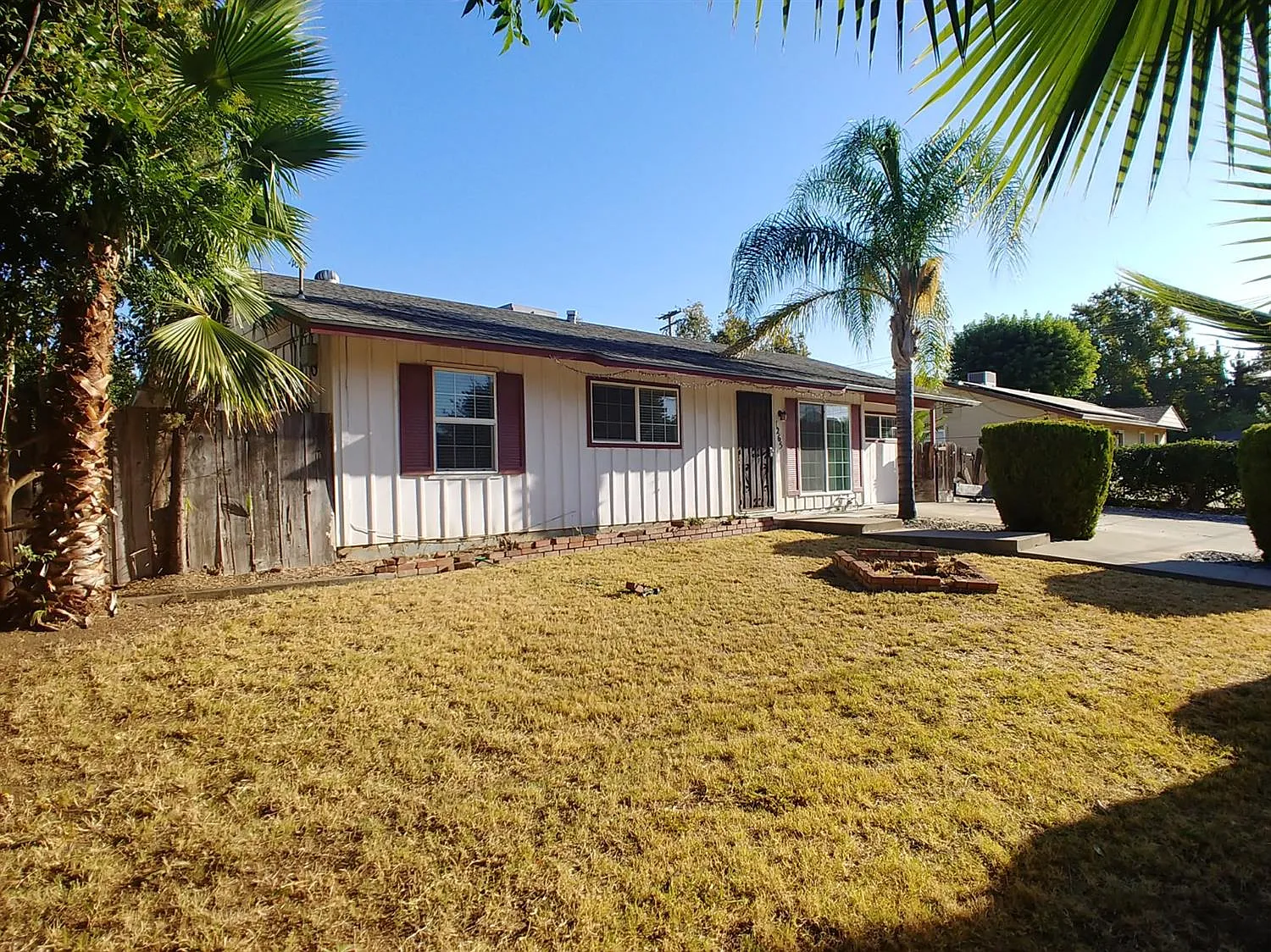 1265 Creswell Dr photo 1