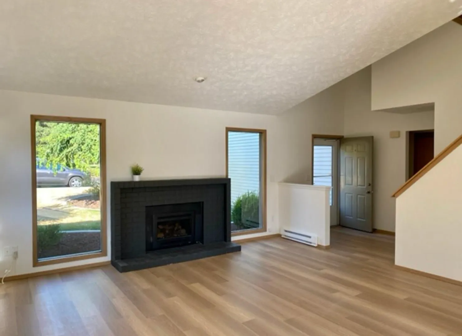 189 Crestline Duplex — Photo 1