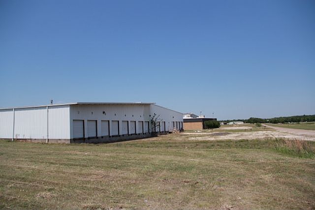 1st image of 911 Industrial Blvd