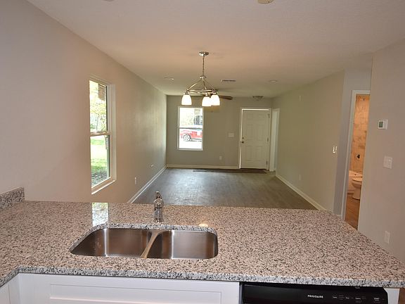 4th image of 755 Mackinaw St