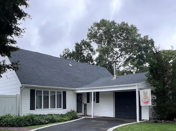 1139 Dorothy Street, Holbrook, NY 11741