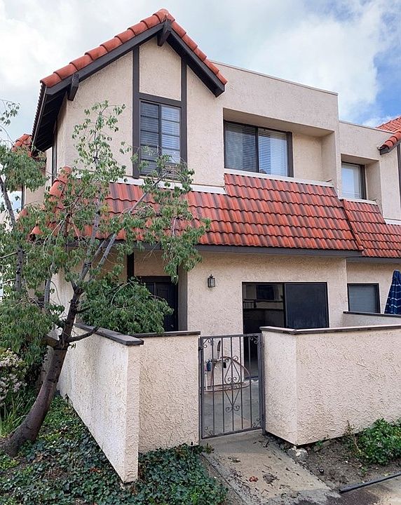 1st image of 27621 Nugget Dr APT 1