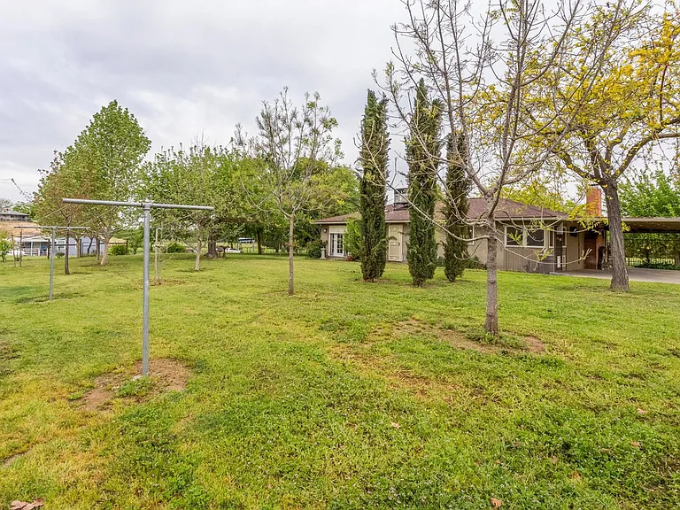 21907 E Weldon Ave #B — Photo 24