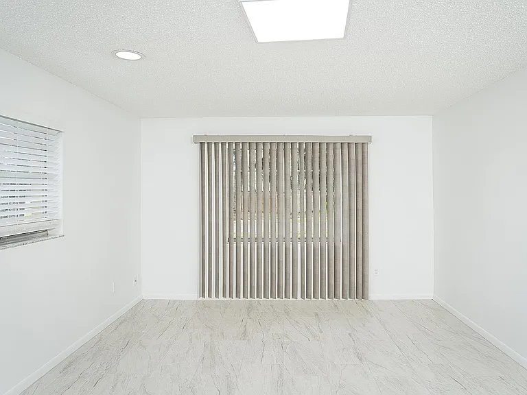 494 Romano St — Photo 36