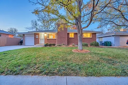 3487 W Alamo Ave Photo 1