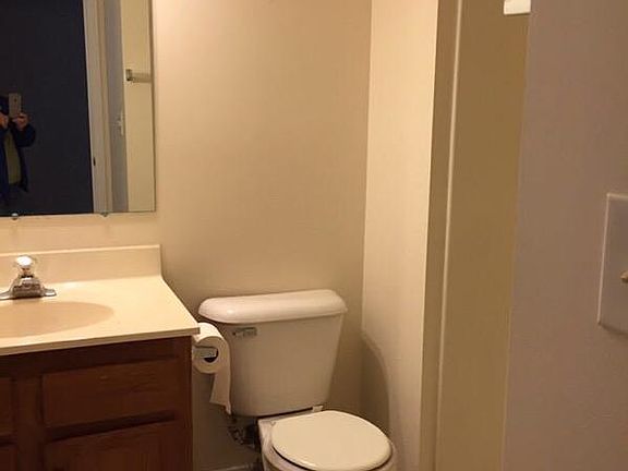 5th image of 325 Yulan Dr