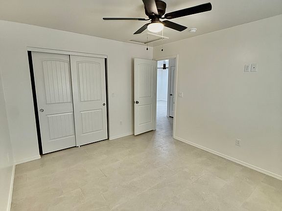 5th image of 418 Flor Ct #2