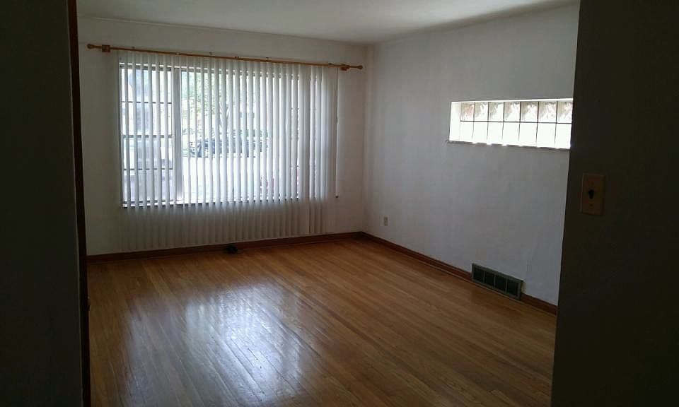 1st image of 5315 Jamieson Ave APT 1S