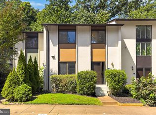 11859 Coopers Ct, Reston, VA 20191