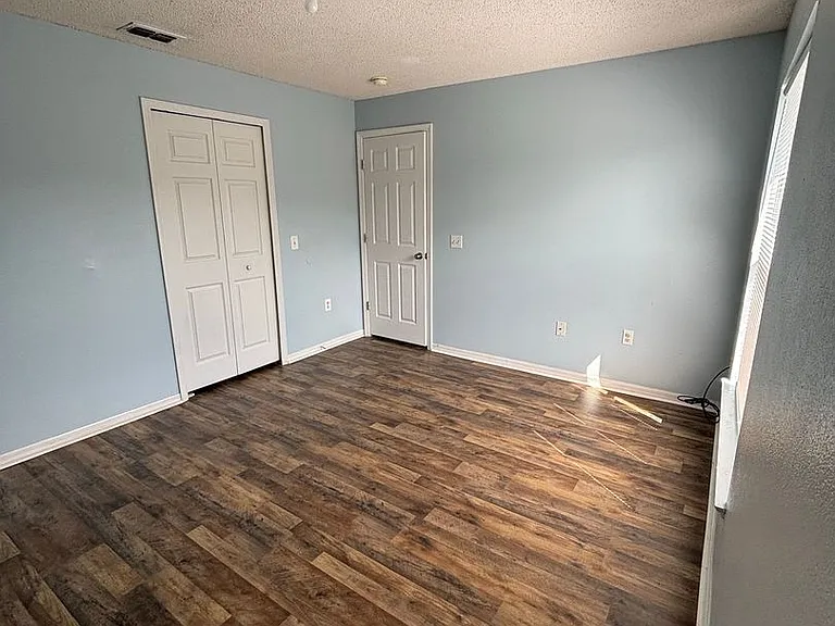 1001 Eiffel Ln — Photo 21
