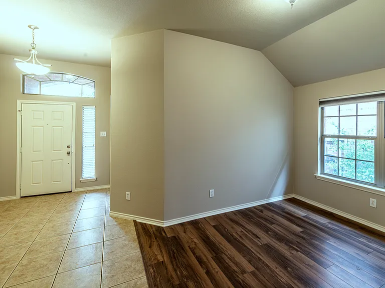 3221 Timber Ridge Trl — Photo 4