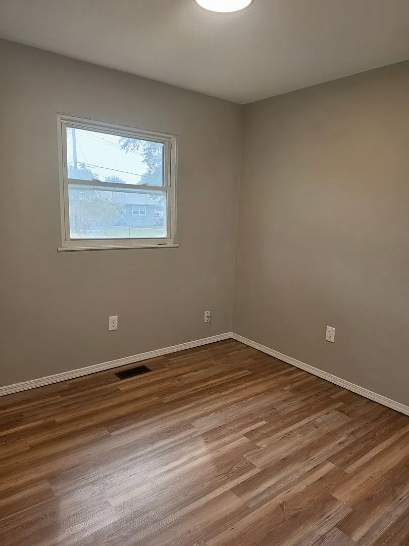 Newly Remodeled 4 Bedroom Home! — Photo 4