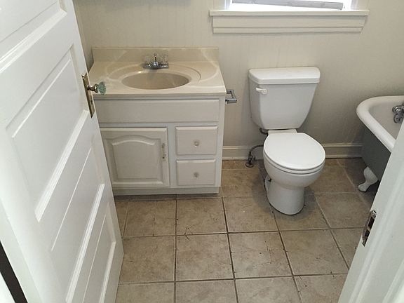2nd image of 948 W 42nd Street # Fl 1ST