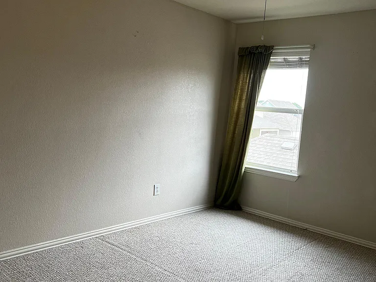 10215 Waterbury Dr — Photo 47
