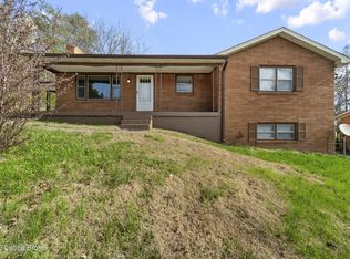 515 Candlelight Ln, Louisville, KY 40214