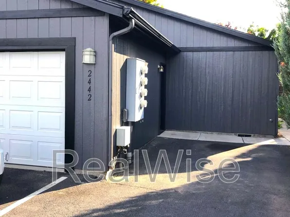 2442 SW 23rd St, Redmond, OR 97756