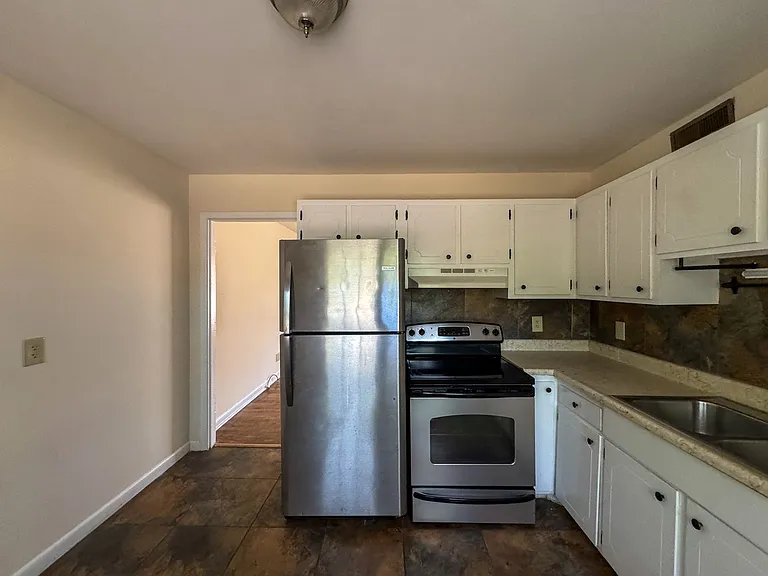 1110 W Rowan St #1 — Photo 7