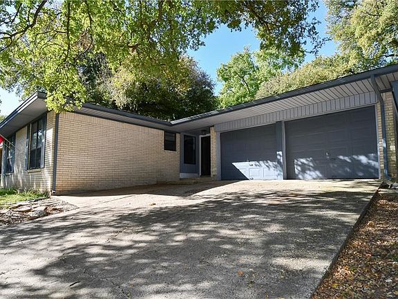 3rd image of 530 Brookwood Dr