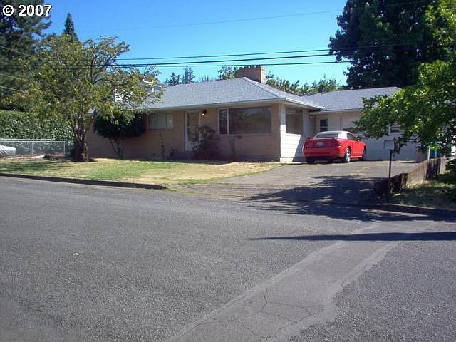 1st image of 911 SE 78th Ave