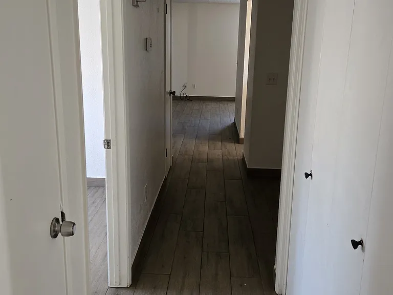 630 N Oxford St — Photo 10