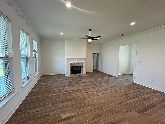 2nd image of 116 Spring Grove Loop