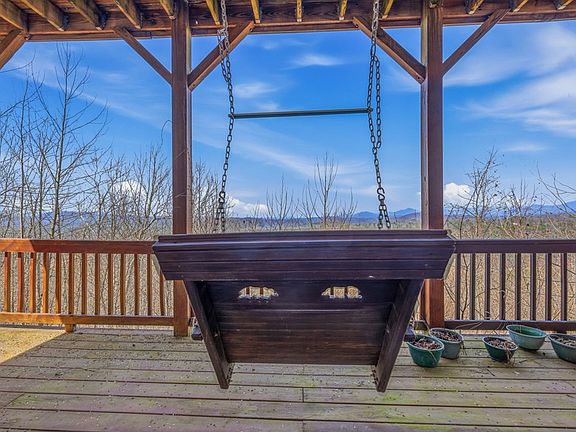 5th image of 729 Canterbury Rd