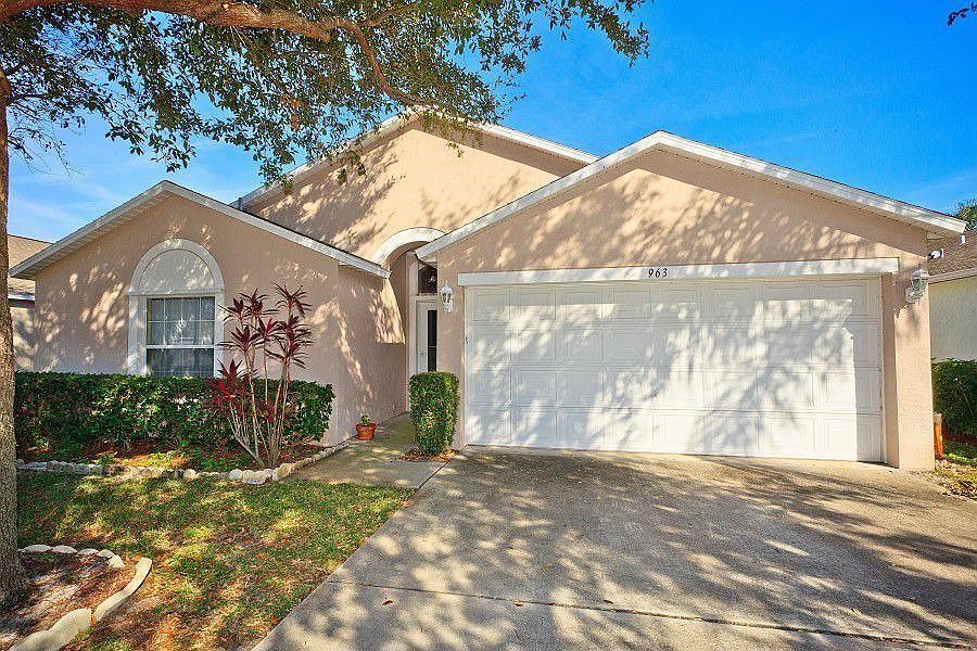 1st image of 963 Villa Dr