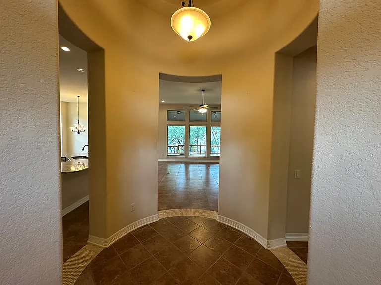 111 El Cielo — Photo 10